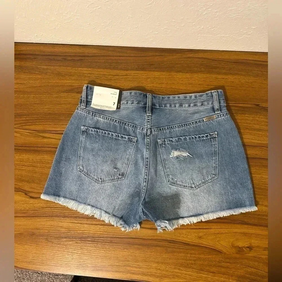 Kancan Women’s Renee High Rise Medium Wash Denim Distressed Boho Shorts Size 7 - Picture 11 of 15